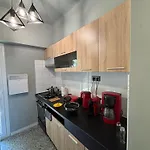 Apartment 5 Deluxe And Easyliving Apartment, 3 , Full Extra Up To 10 People Baby , Ideal Midle Area