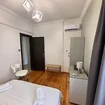 Apartment 5 Deluxe And Easyliving Apartment, 3 , Full Extra Up To 10 People Baby , Ideal Midle Area Thessaloniki
