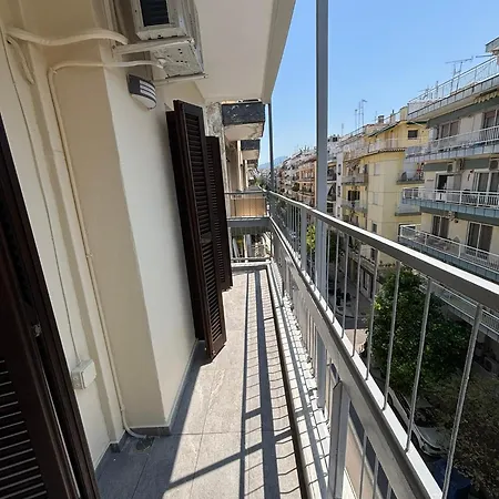 Appartamento 5 Deluxe And Easyliving Apartment, 3 , Full Extra Up To 10 People Baby , Ideal Midle Area Salonicco