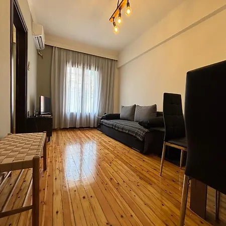 Apartment 5 Deluxe And Easyliving Apartment, 3 , Full Extra Up To 10 People Baby , Ideal Midle Area *