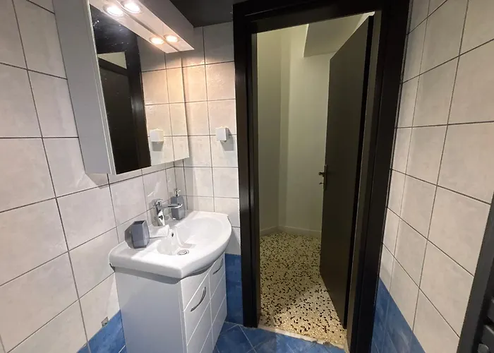 5 Deluxe And Easyliving Apartment, 3 , Full Extra Up To 10 People Baby , Ideal Midle Area Apartment *