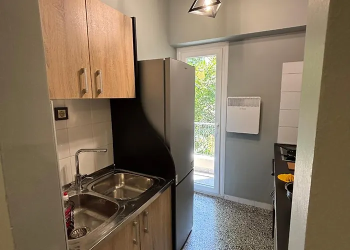Apartment 5 Deluxe And Easyliving Apartment, 3 , Full Extra Up To 10 People Baby , Ideal Midle Area *