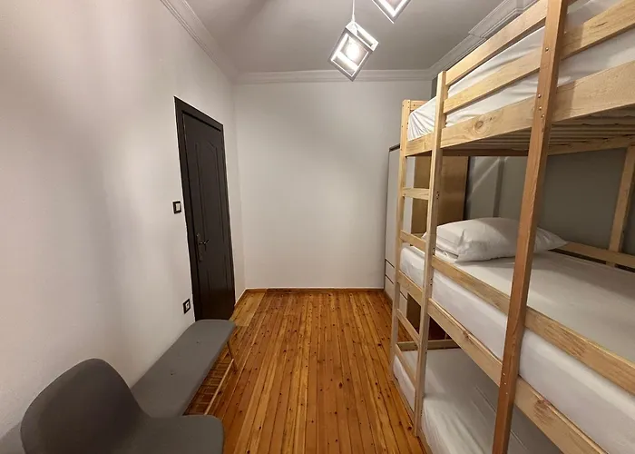 Apartment 5 Deluxe And Easyliving Apartment, 3 , Full Extra Up To 10 People Baby , Ideal Midle Area