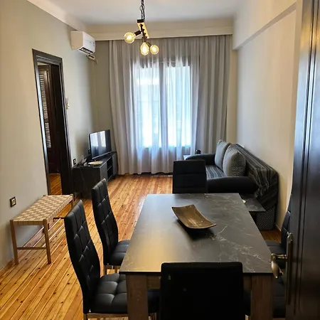 شقة 5 Deluxe And Easyliving Apartment, 3 , Full Extra Up To 10 People Baby , Ideal Midle Area سالونيك